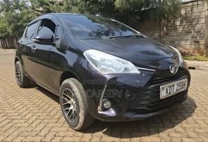 Toyota Vitz 2018 Burgundy