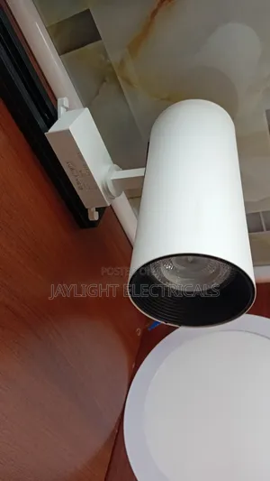 Cob Led Track Light Adjustable Beam Angle Spotlight for Clothing Store