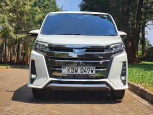 Toyota Noah 2018 White