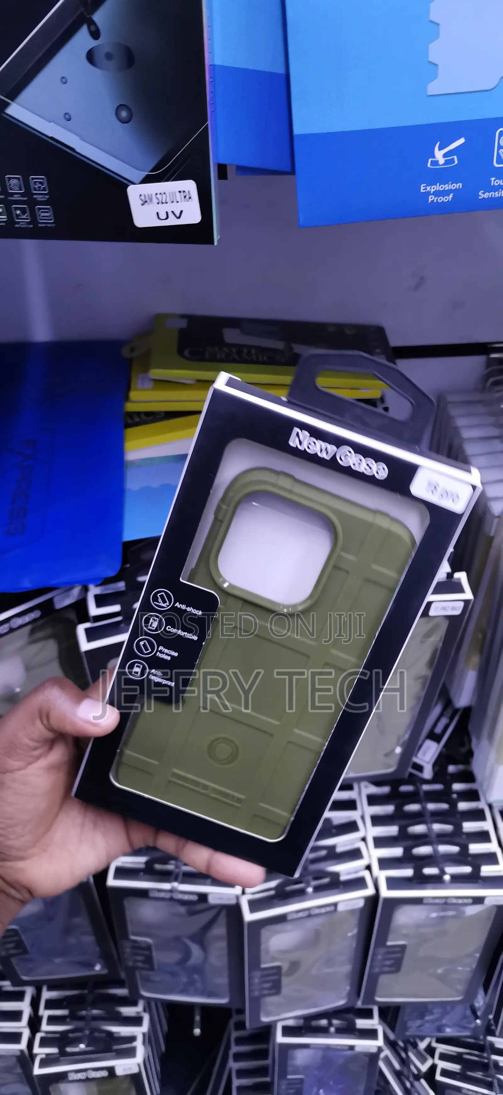 iPhone 16 Pro Distinctive Grid Texture That Enhances Grip Cover