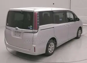 Toyota Noah 2019 Silver