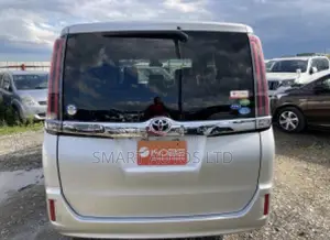 Toyota Noah 2019 Silver