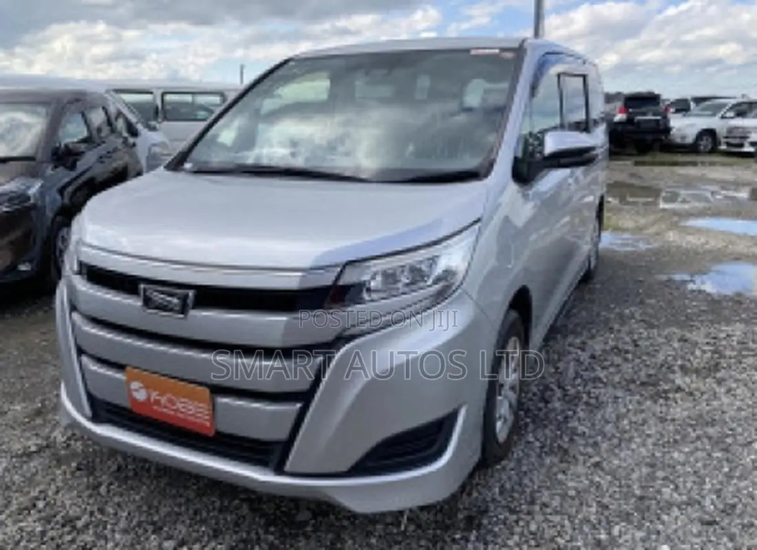 Toyota Noah 2019 Silver