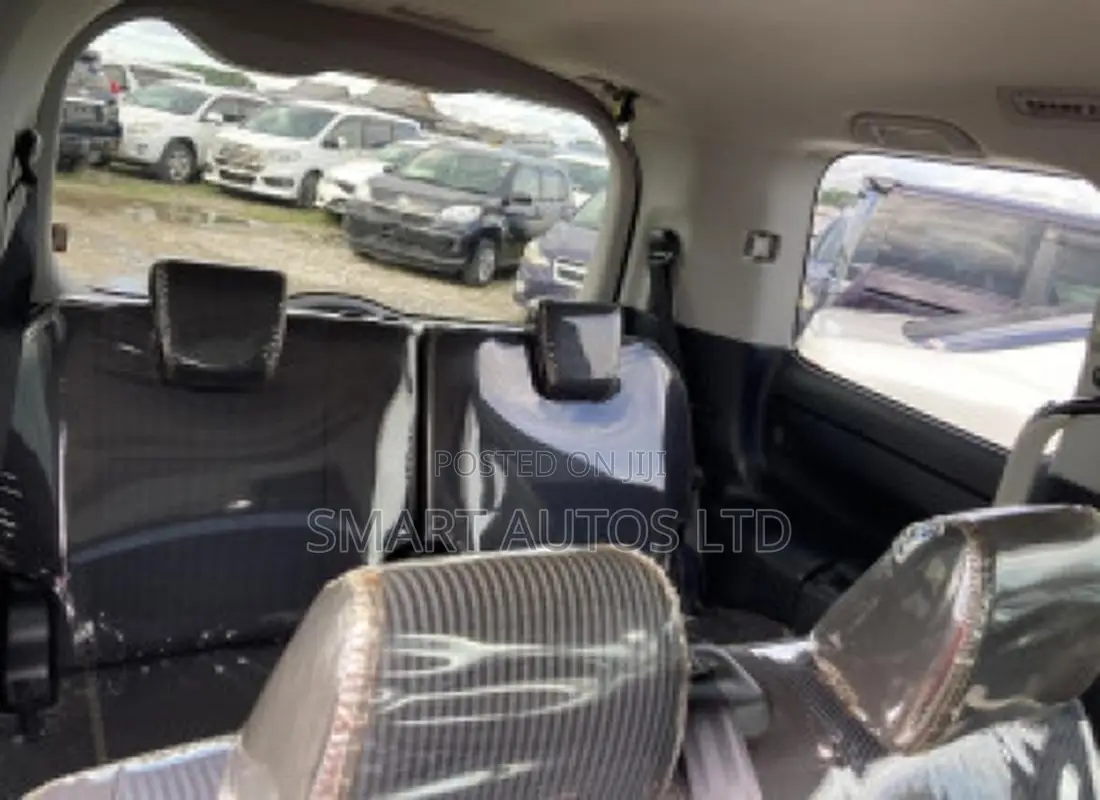 Toyota Noah 2019 Silver
