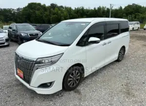 Toyota Esquire 2019 Off white