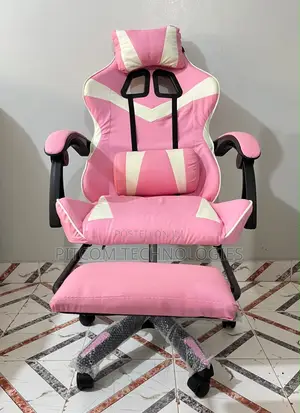 Ergonomic Gaming Chair With Footrest