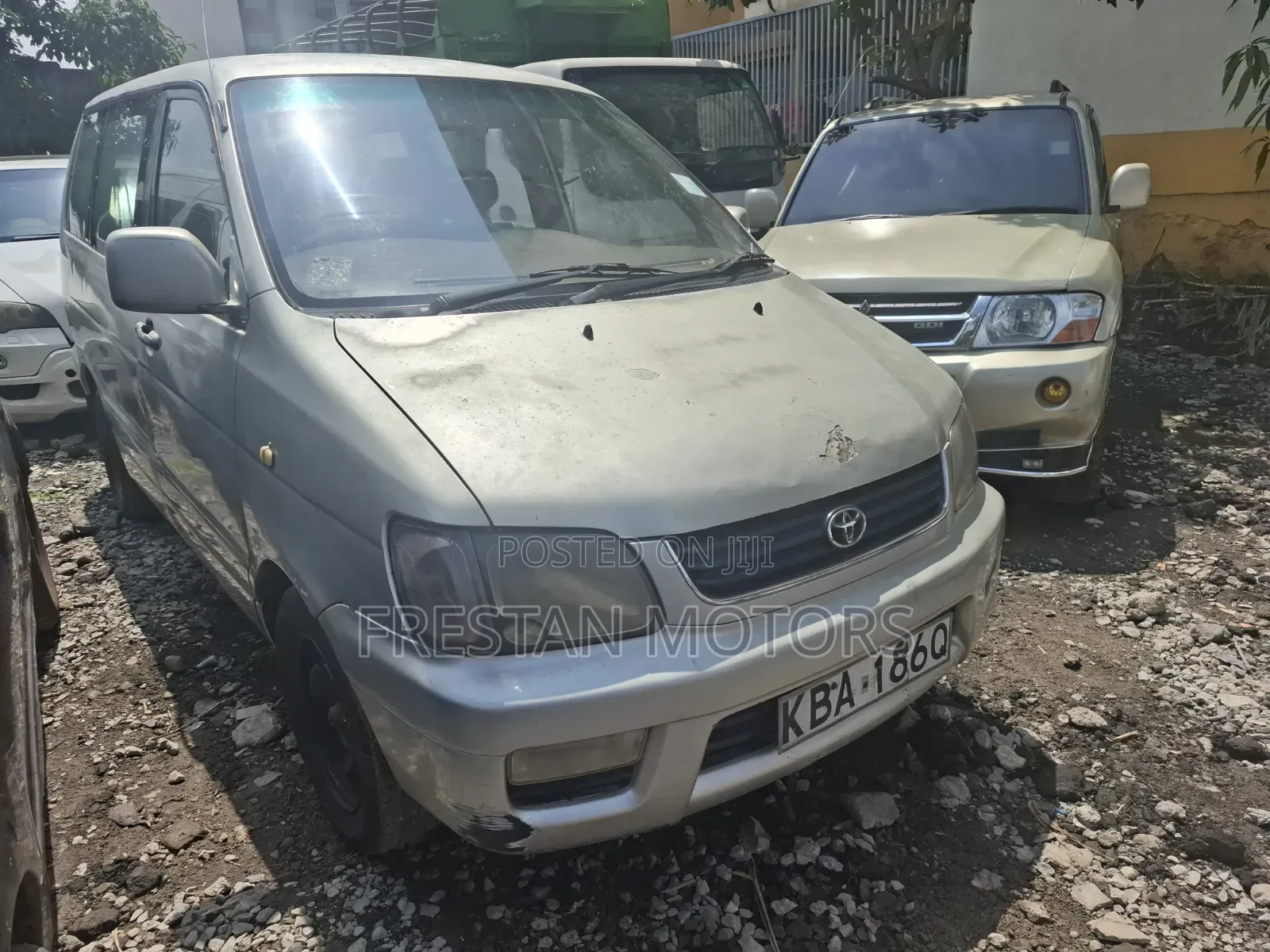 Toyota Noah 2001 Silver