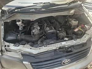 Toyota Noah 2001 Silver