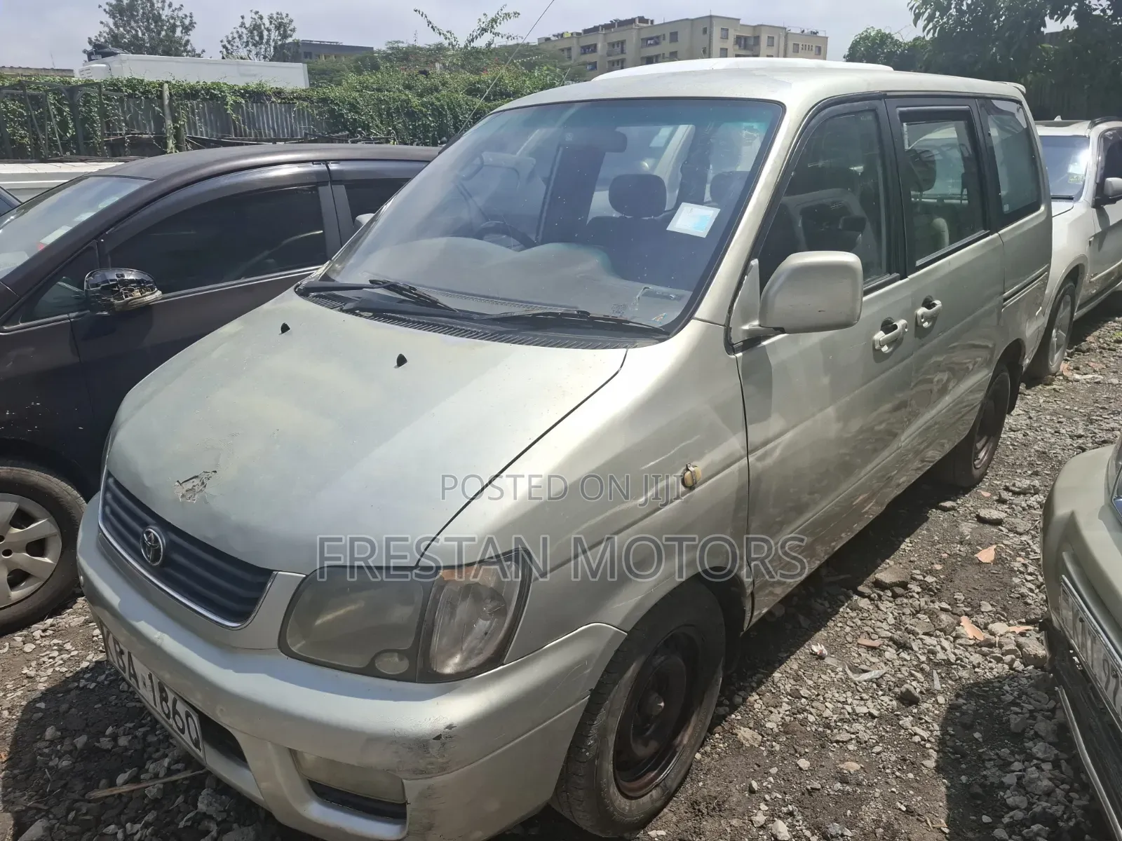 Toyota Noah 2001 Silver