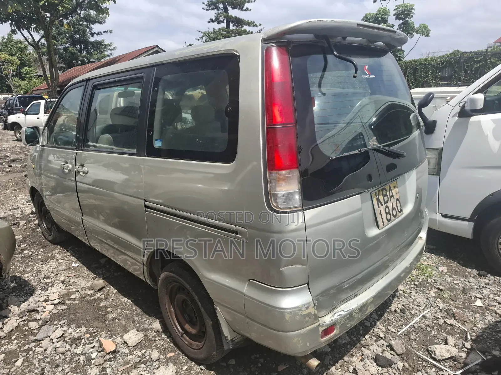 Toyota Noah 2001 Silver