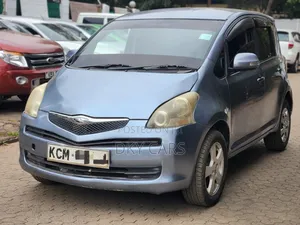 Toyota Ractis 2010 Blue