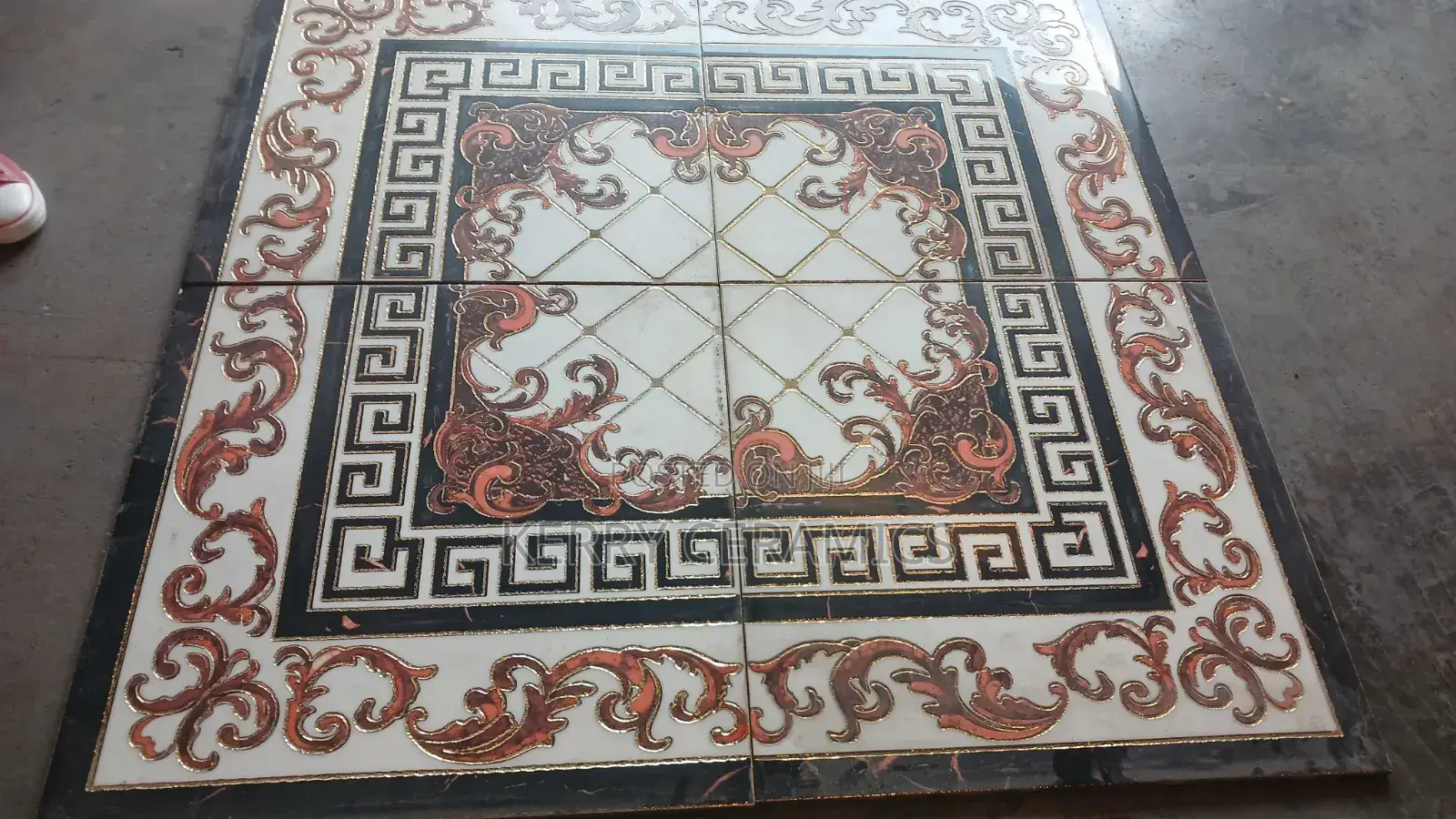 Golden Center Piece Floor Tiles
