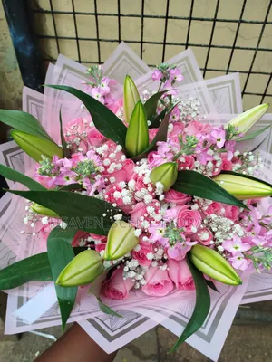 Lillie's and Roses Luxury Bouquet