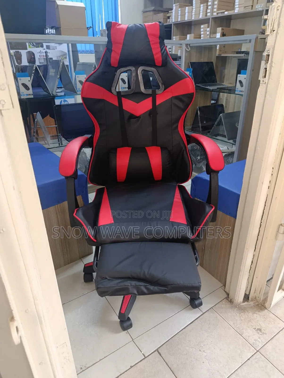 Ergonomic Gaming Chair With Footrest