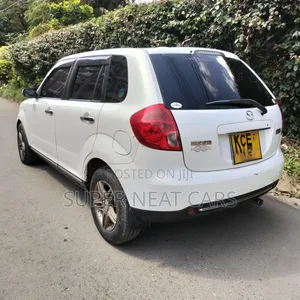 Mazda Verisa 2008 White