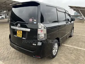 Toyota Voxy 2011 Black