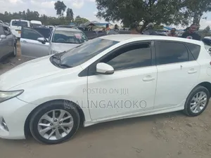 Toyota Auris 2013 White