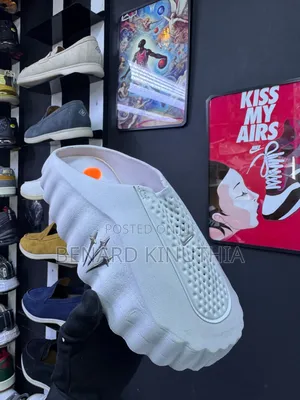 Nike X Travis Scott Mind 001