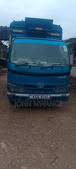 Toyota Dyna 2010