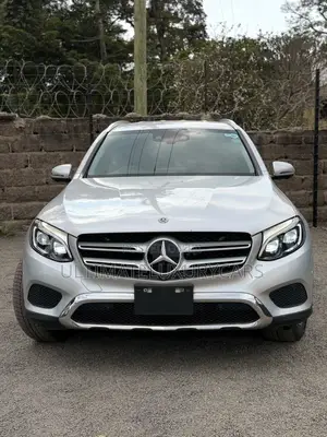 Mercedes-Benz GLC-Class GLC250 Sport Utility 4-Door (2.0L, 4cyl Turbo)