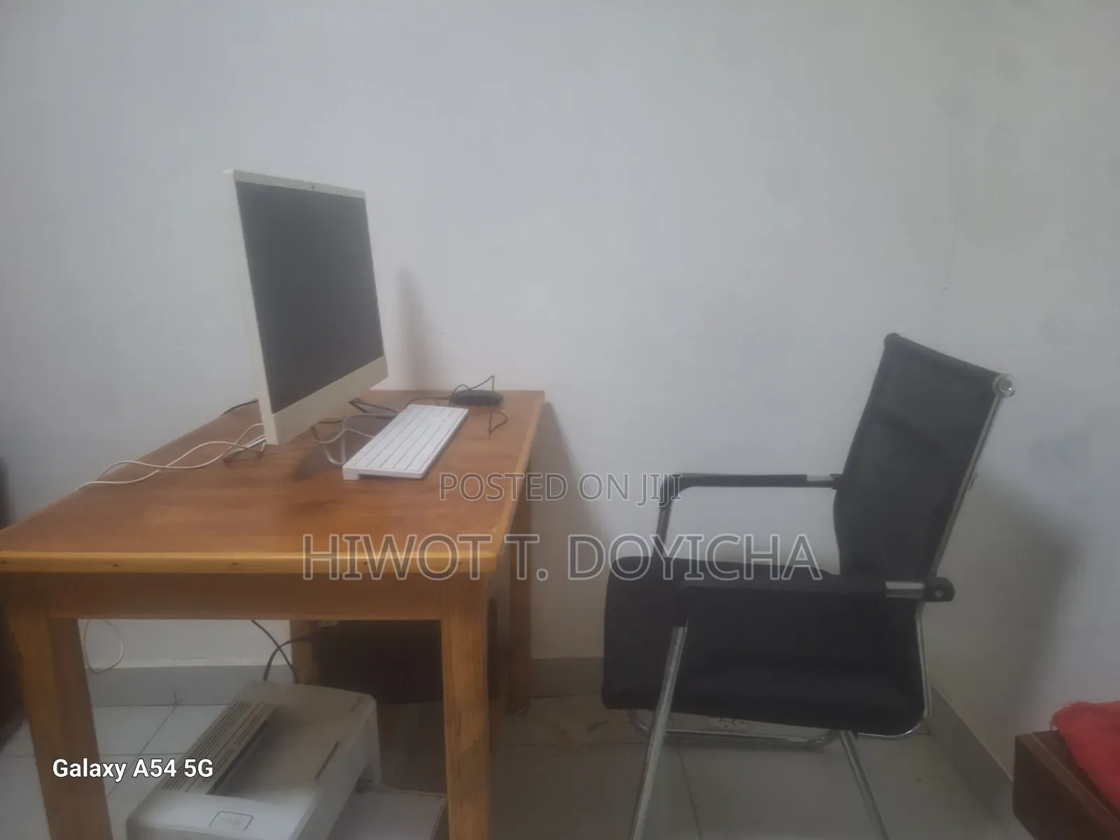 Minimalist Wooden Study Desk / Computer Table