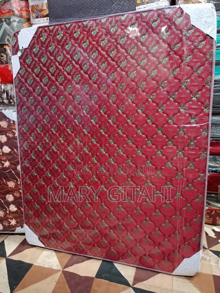 Medium Density Plain Mattress 5*6 Thickness of 8 Inches