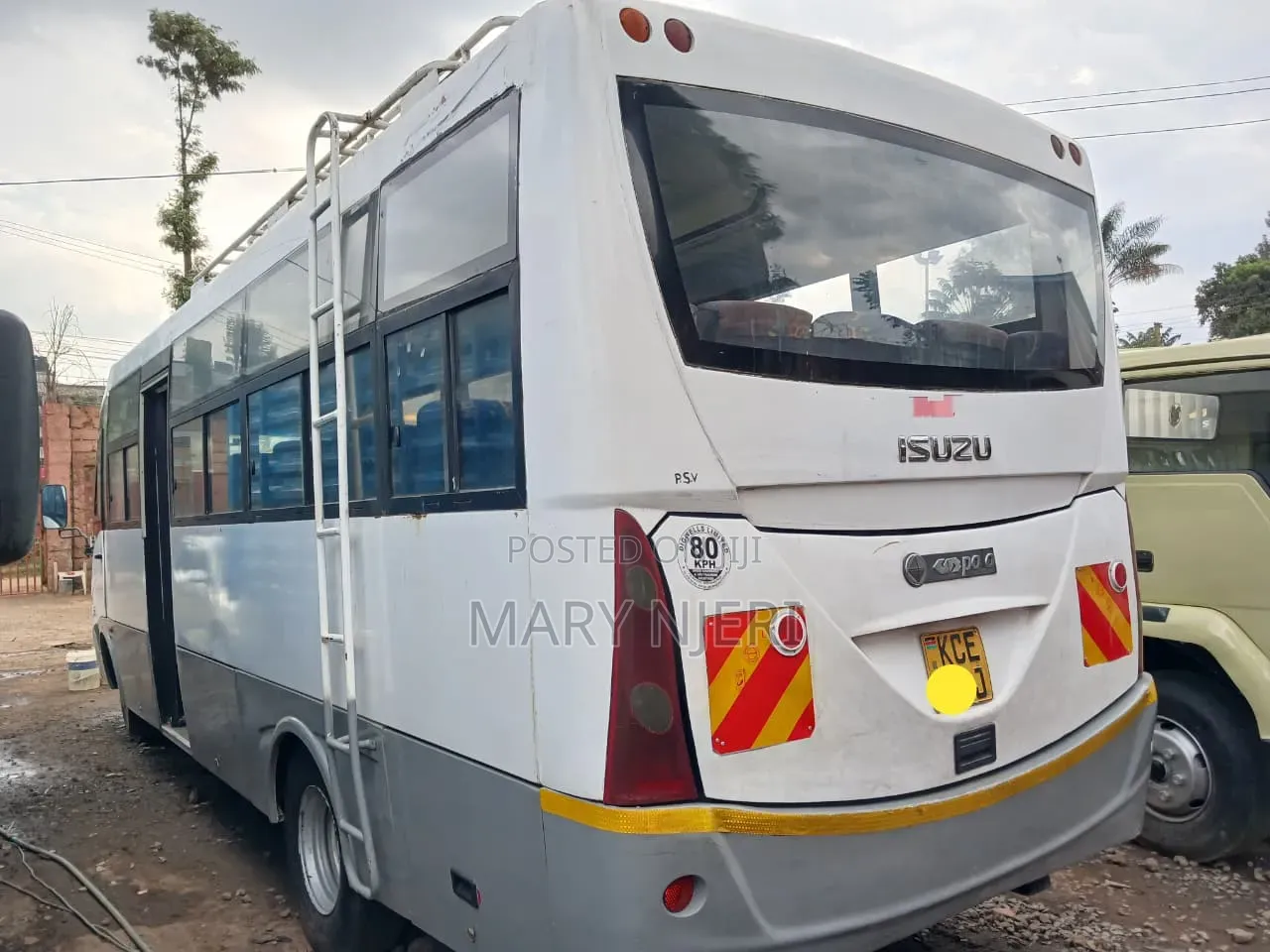 Isuzu NQR 2015 White