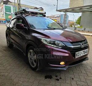Honda Vezel 1.5 Hybrid 4WD 2014 Maroon