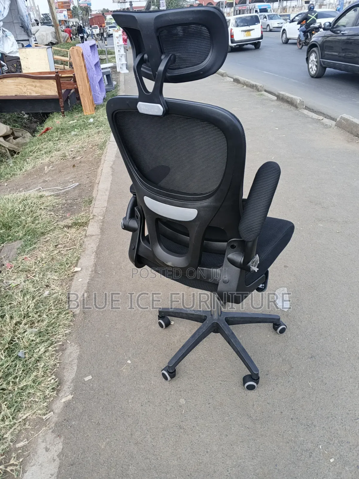 Office Chair With Flipping Hand and Headrest