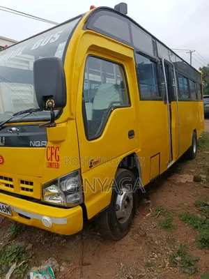Isuzu NQR 2015 Yellow