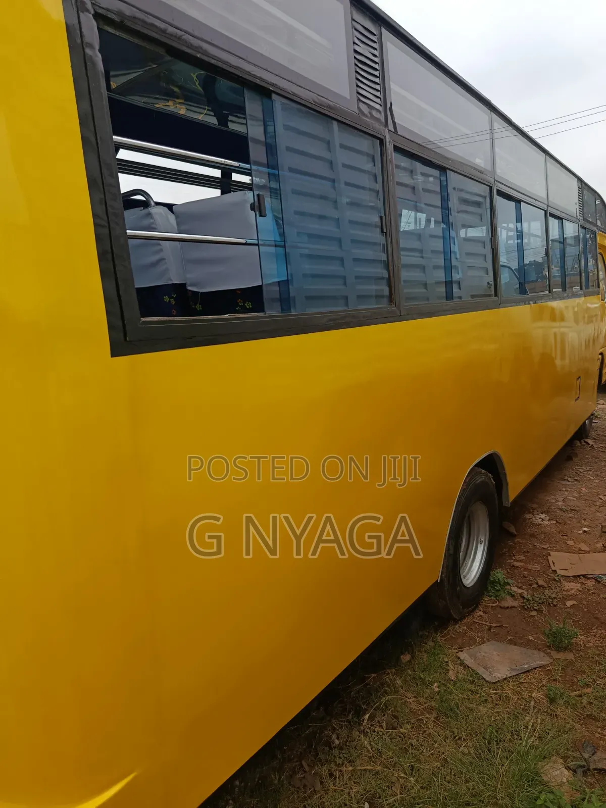 Isuzu NQR 2015 Yellow