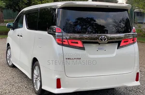 Toyota Vellfire 2019 White