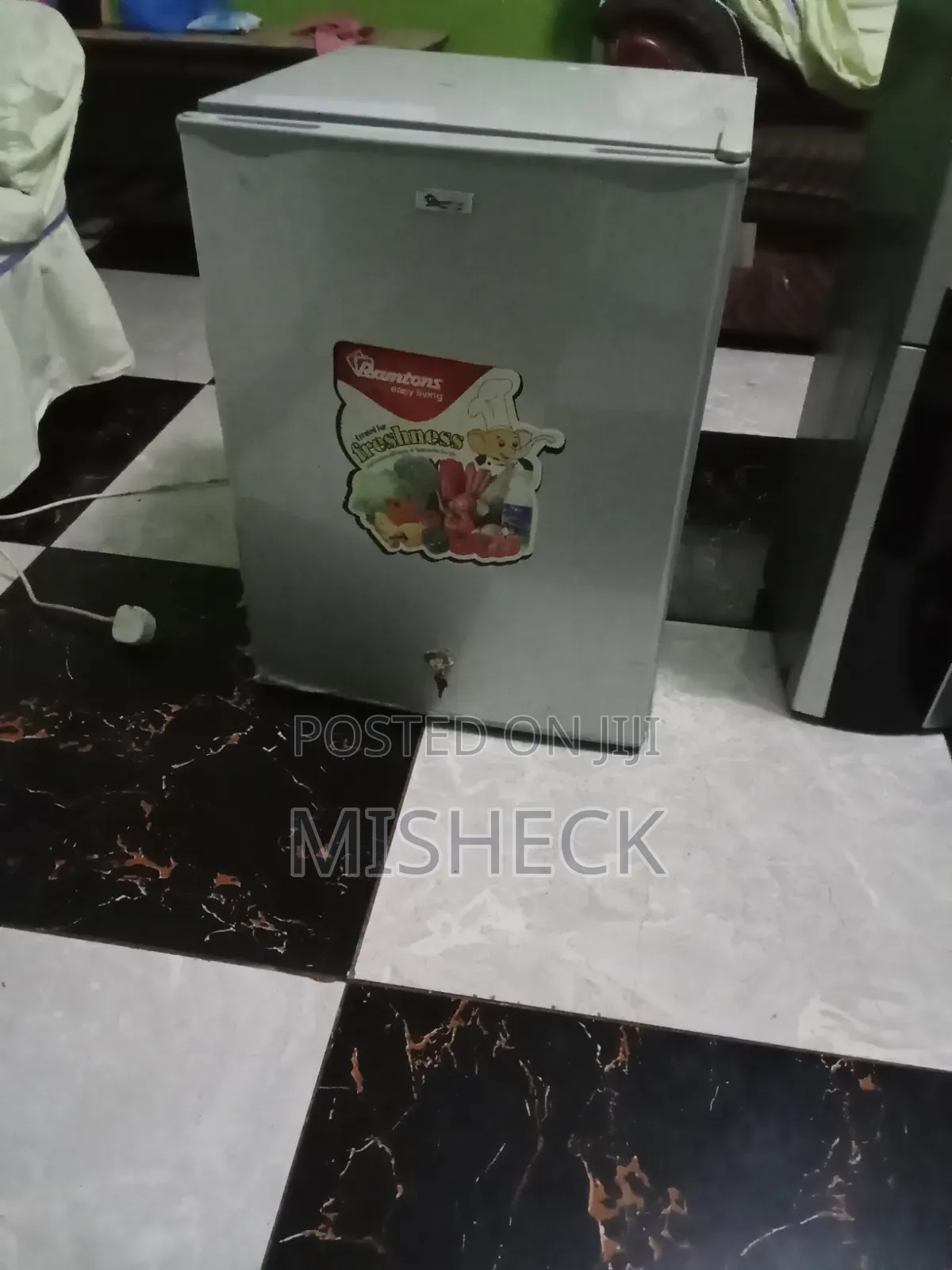 Fridge 90 Liters
