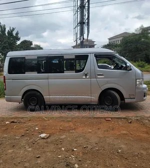 Toyota HiAce 2014 Silver