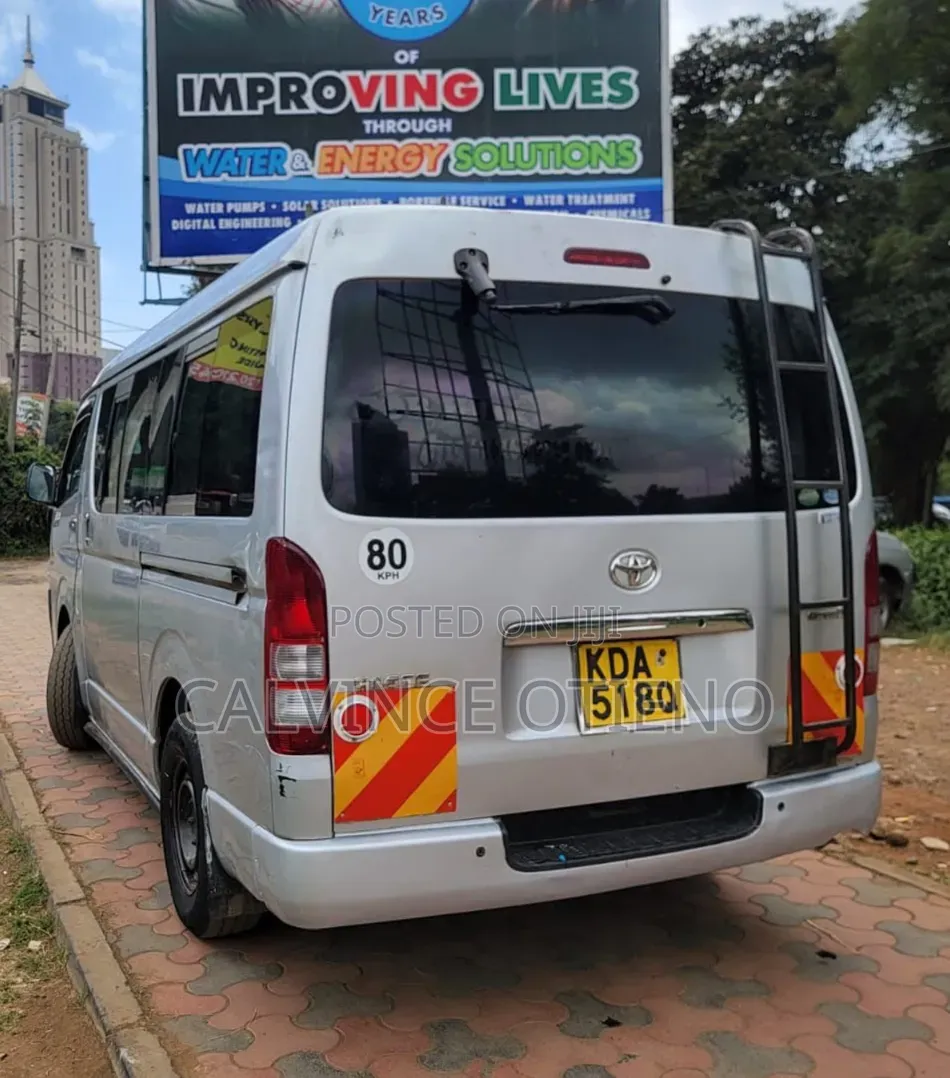 Toyota HiAce 2014 Silver
