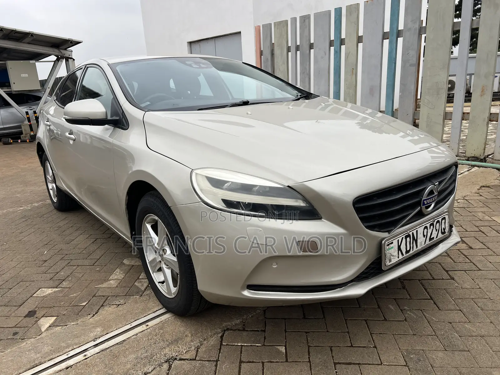 Volvo V40 2016 Gray