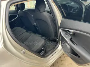 Volvo V40 2016 Gray