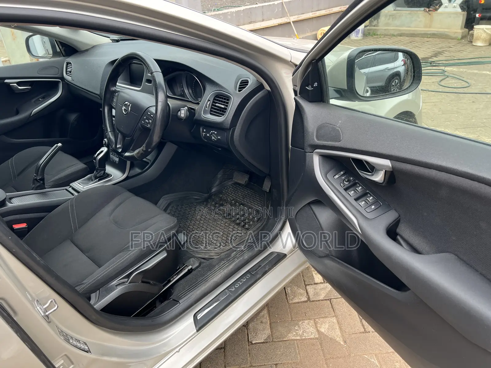 Volvo V40 2016 Gray