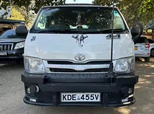 Toyota HiAce 2016 White