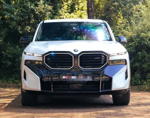 BMW XM Base AWD 2023 White