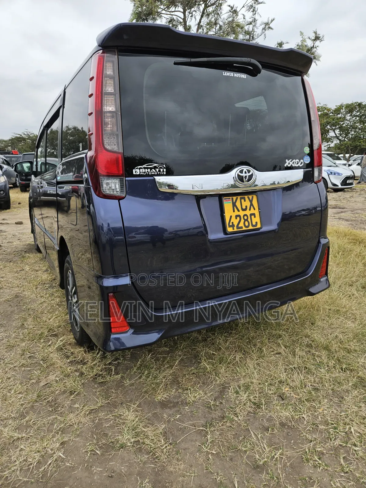 Toyota Noah 2014 Blue
