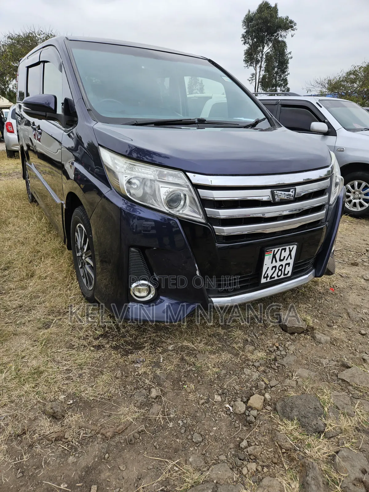 Toyota Noah 2014 Blue