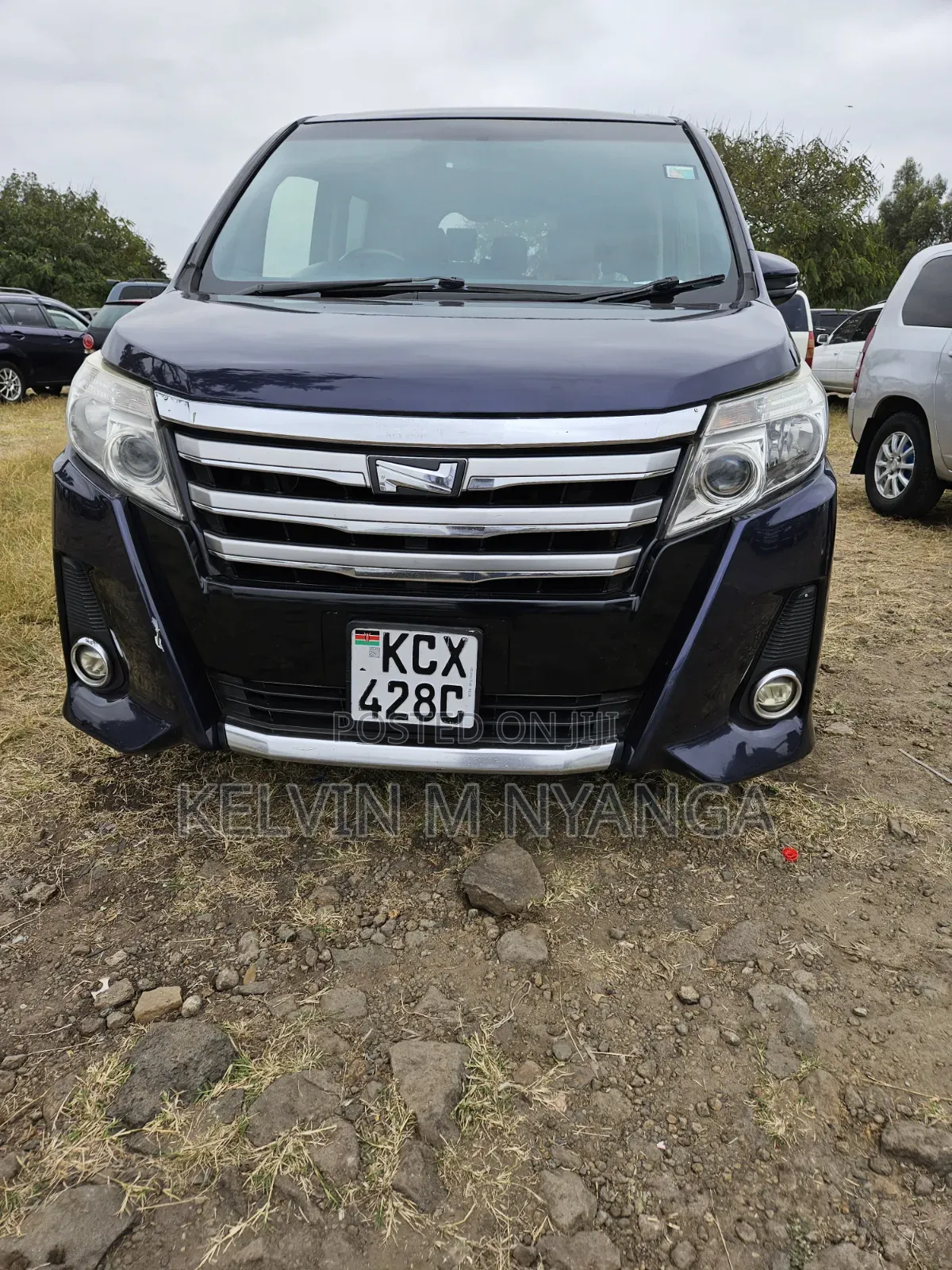 Toyota Noah 2014 Blue