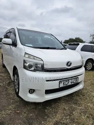 Toyota Voxy 2010 White