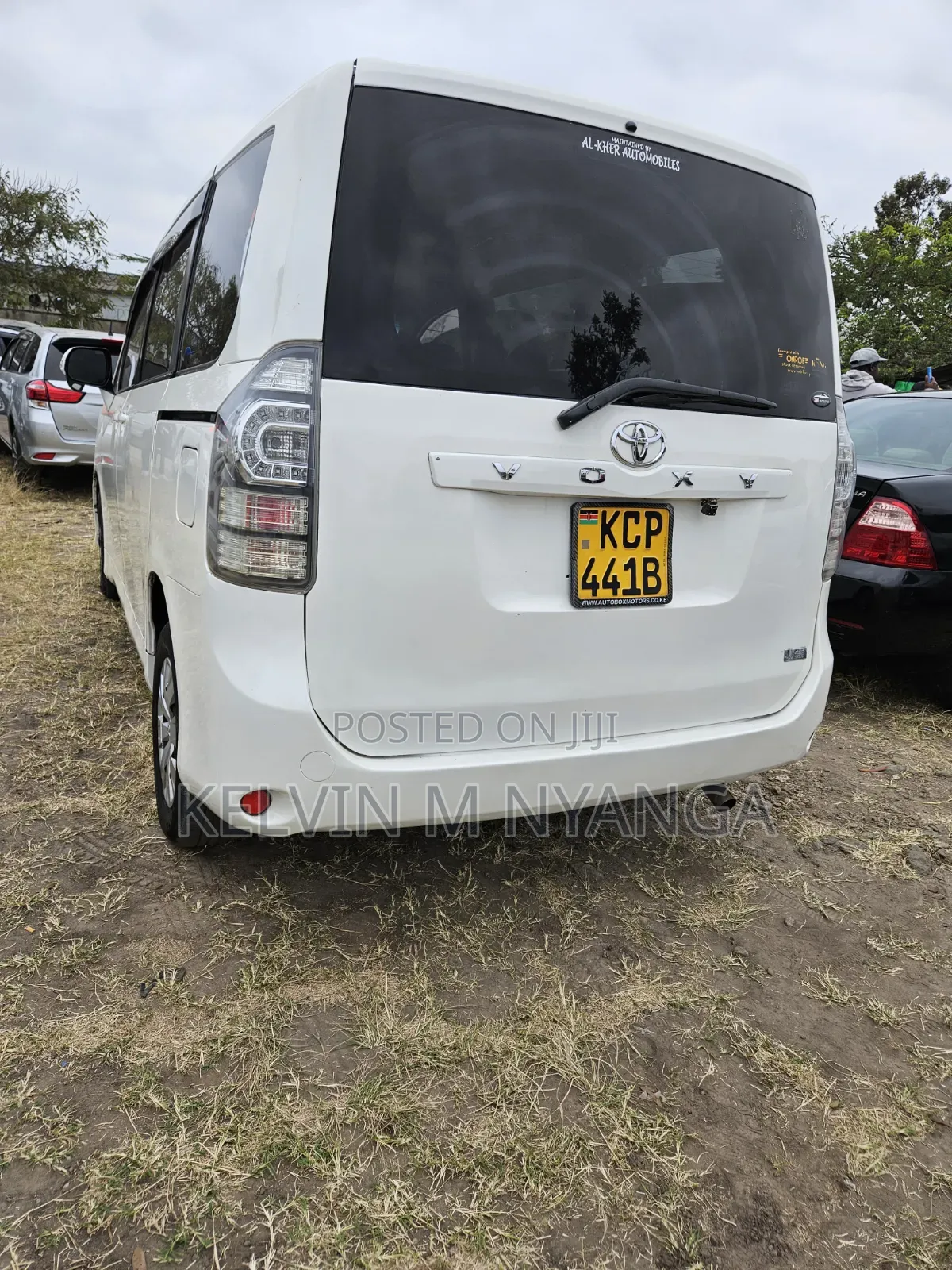 Toyota Voxy 2010 White