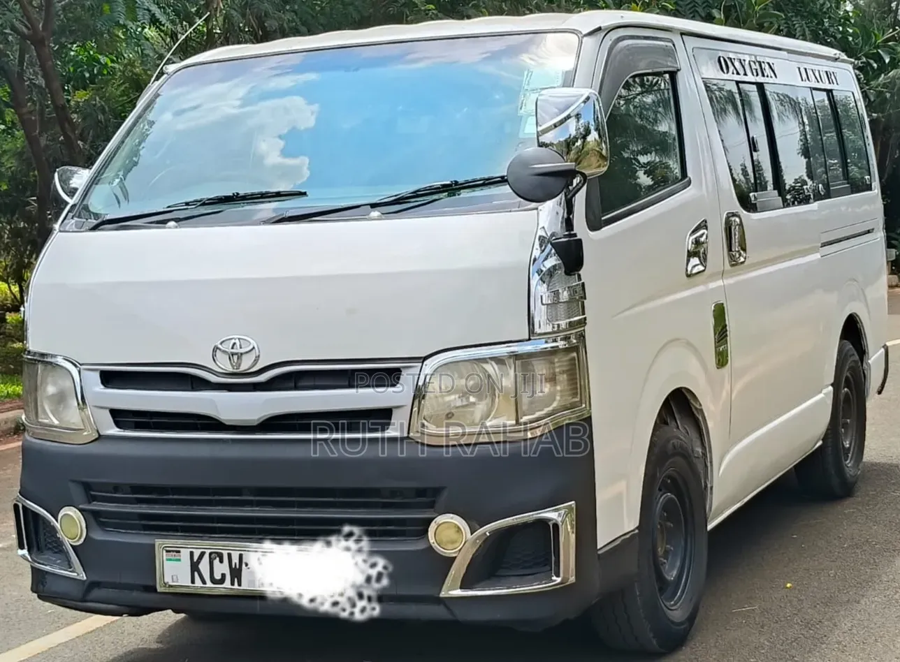 Toyota HiAce 2013 White