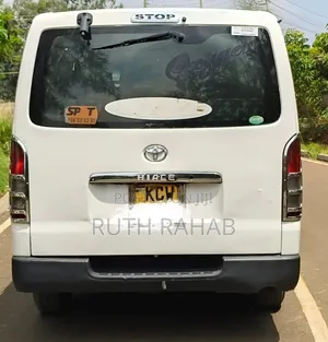 Toyota HiAce 2013 White