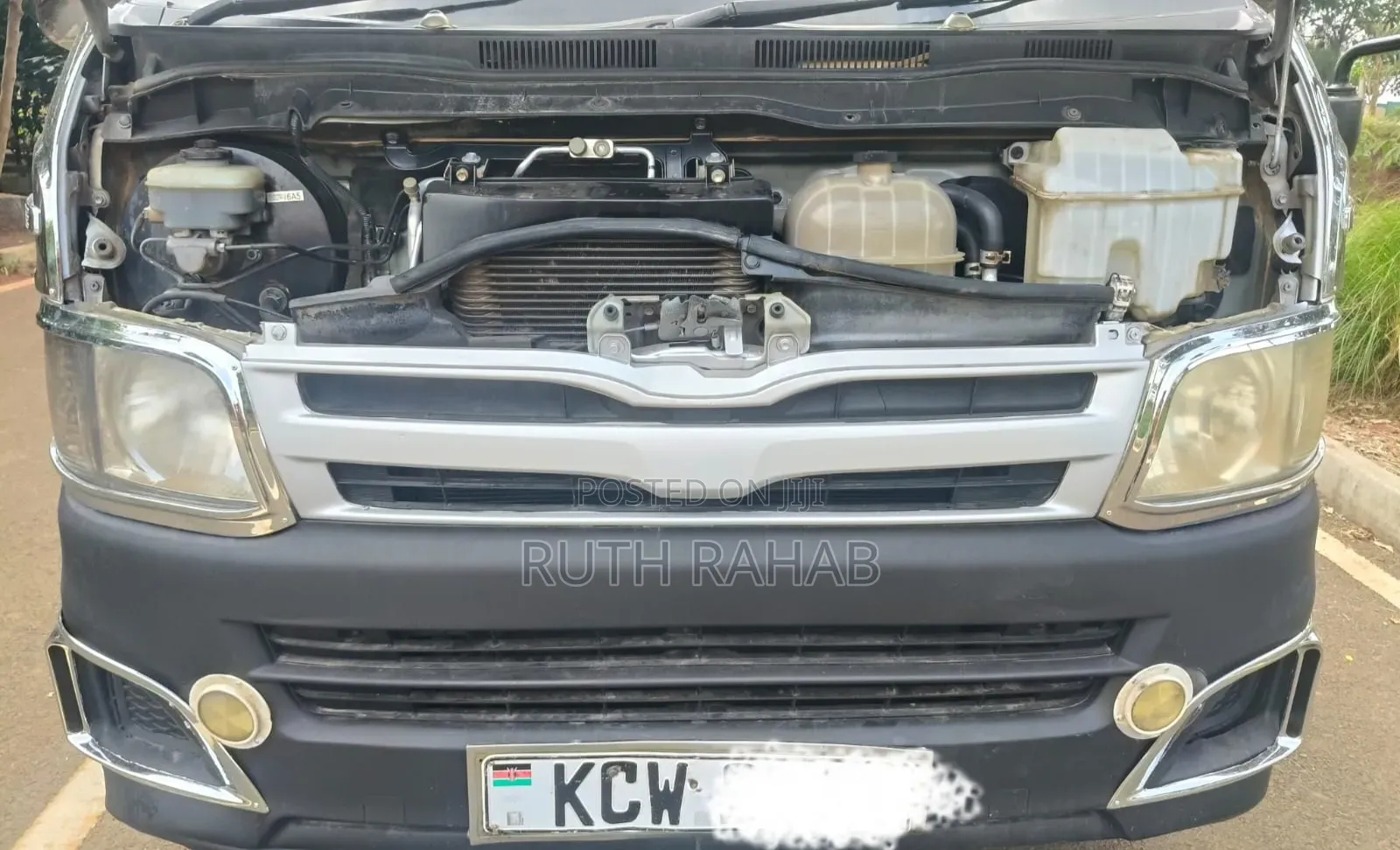 Toyota HiAce 2013 White
