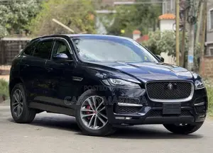 Jaguar F-Pace 2019 Blue