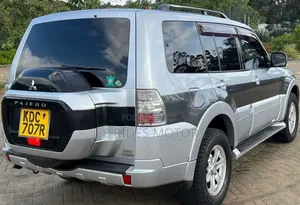 Mitsubishi Pajero 2015 Silver